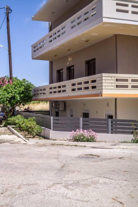 Artemissia New Well Sided Modish House Apartment Kíssamos Екстериор снимка